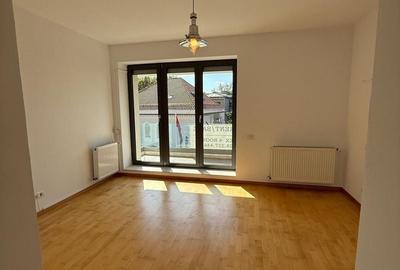 Apartament cu 4 camere, mobilat în Capitale - 37
