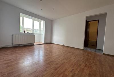 Etaj 2 bloc izolat cu centrala proprie - 12