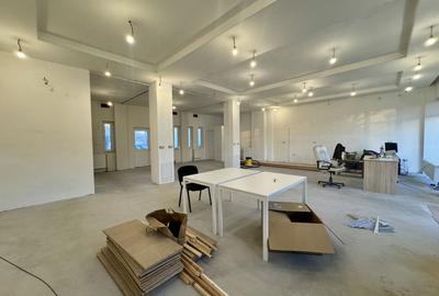 Spațiu comercial, de 100 mp, în Complex Studențesc - 2