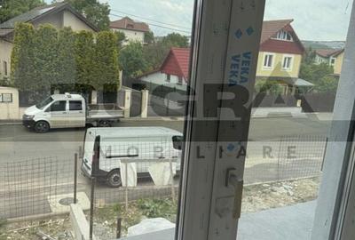 Apartament cu 4 camere, 100 mp, parcare,  gradina,  zona L. Merlin - 2