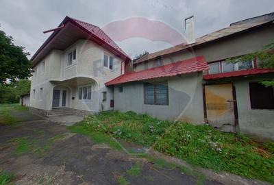 Casa / Vila cu 3 camere de vanzare in zona Central - 1