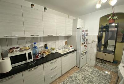 Apartament cu doua camere in suprafata utila de 50 m, zona Dumbrava 2 - 4