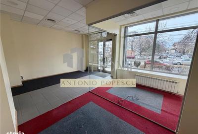 Spațiu comercial, de 65 mp, în Democrației - 7