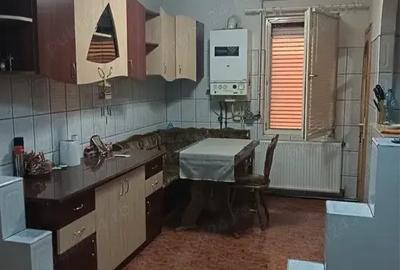 Apartament cu 3 camere de vanzare in b-dul Unirii, Reghin - 1