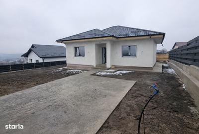 Casă cu 3 camere cu Teren 500 Mp în Dumești - 5