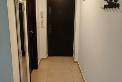 Garsonieră în Titan - 2