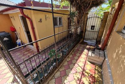 Casă cu 4 camere cu Canalizare în Dacia