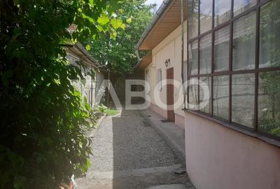 Casa cu potential de investitie in Fagaras judetul Brasov - 1