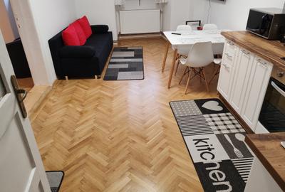 Apartament cu 2 camere semidecomandat, mobilat în Centrul Istoric