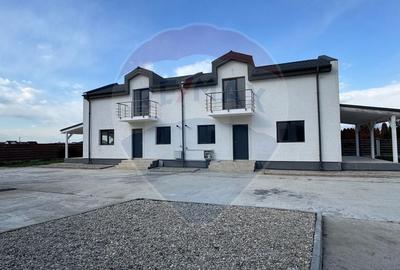Duplex cu 4 camere în Domnești