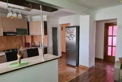Apartament cu 4 camere decomandat în Central - 4