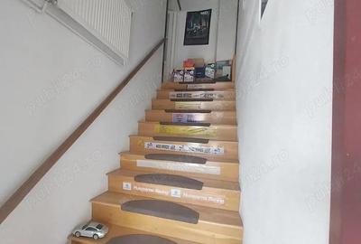 Casă cu 9 camere în Central