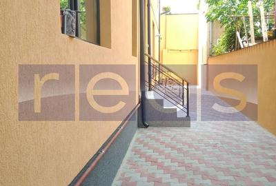 Casă individuală cu 5 camere cu Canalizare în Vitan - 11