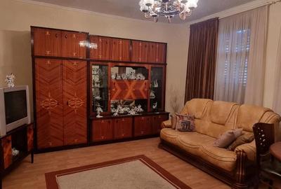 Casă cu Teren 1500 Mp în Stolnici - 2