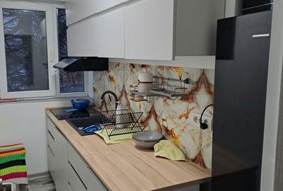 Apartament cu 3 camere semidecomandat în Central - 5