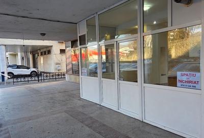 Inchiriez spatiu comercial,40 mp,Rm.Valcea,central,str.G-ral Magheru,langa BCR - 4