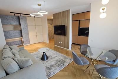 Apartament cu 2 camere semidecomandat, mobilat în Plopilor