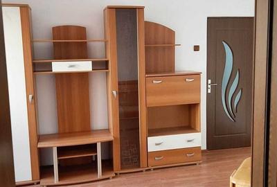 Apartament cu 3 camere semidecomandat în Malu Roșu - 1