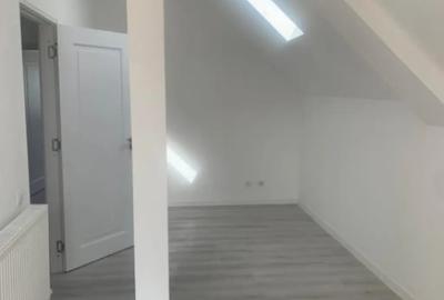 Casă cu 5 camere cu Teren 395 Mp în Malu Mare - 13