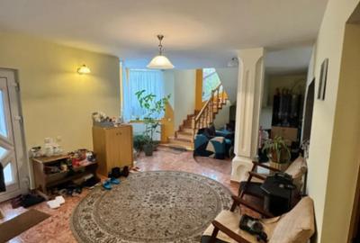 Casă cu 5 camere cu Teren 1310 Mp în Central - 14