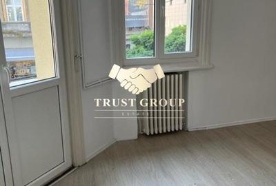 Apartament cu 3 camere semidecomandat în Victoriei