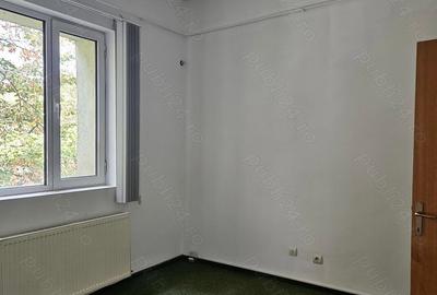 Spațiu comercial, de 20.5 mp, în Titan - 4