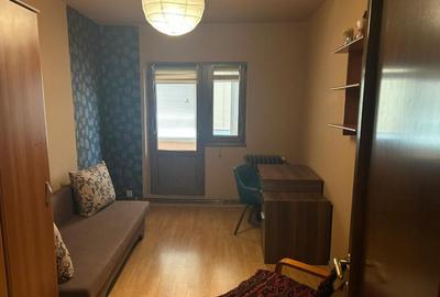 Apartament cu 3 camere decomandat în Gară