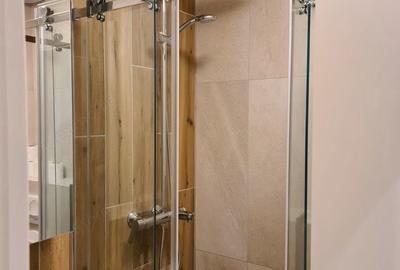 Garsonieră în Titan - 2