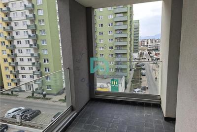Apartament cu 2 camere decomandat în Tractorul - 12