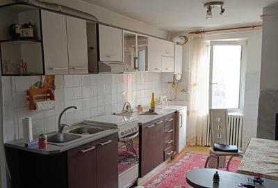 Apartament cu 4 camere decomandat în Sud - 4