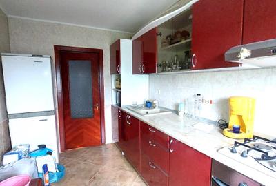 Apartament 3 camere si mansarda (zona Liceul nr.1 ) - 2