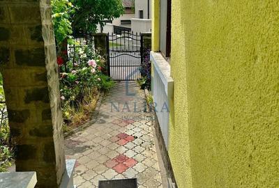 Casă cu 4 camere în Central - 3