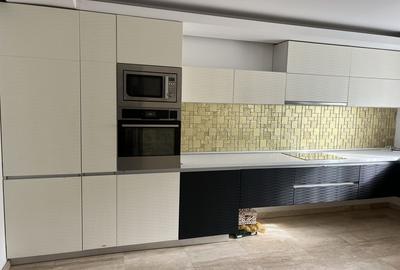 Apartament cu 4 camere decomandat în Central - 1