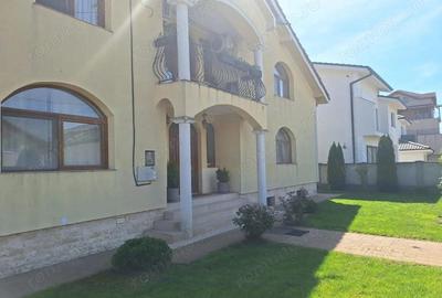 Casă cu 8 camere în Semicentral - 2