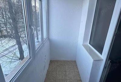De vanzare 3 camere decomandate, etaj 2, zona linistita, 52.000 euro - 2