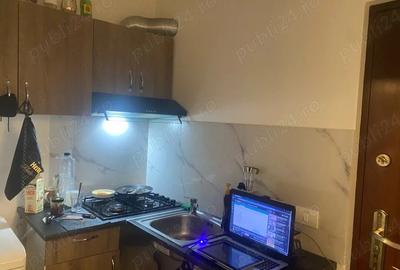 Garsonieră decomandată în UMT - 1