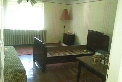 Casă cu 3 camere cu Teren 1960 Mp în Central - 9