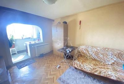 Apartament cu 3 camere decomandat în Rahova - 1