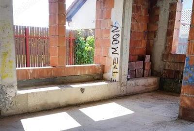 Teren plus casa in constructie la rosu Mosnita Veche Teren plus casa in constructie la rosu Mosnita Veche - 2