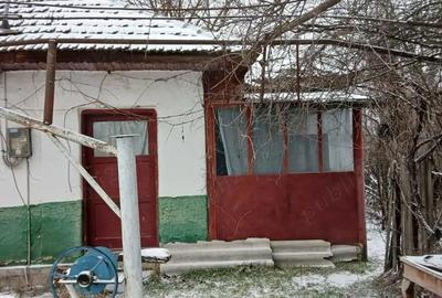 Casă cu 3 camere cu Teren 1600 Mp în Central - 2