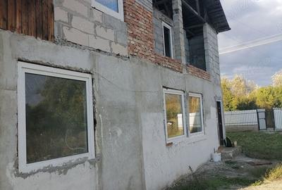 Casă cu 2 camere cu Teren 1440 Mp în Central - 16