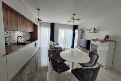 Apartament cu 3 camere semidecomandat, mobilat în Iris