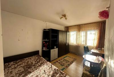 Apartament cu 3 camere decomandat în Podu Roș - 5