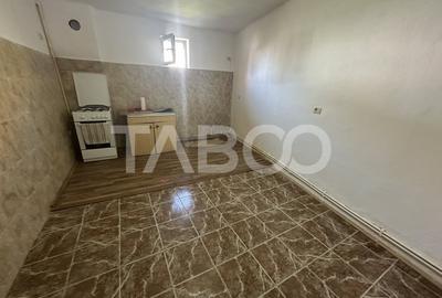 Casa de vanzare 3 camere 110 mpu teren liber 198 mp si garaj Fagaras - 9