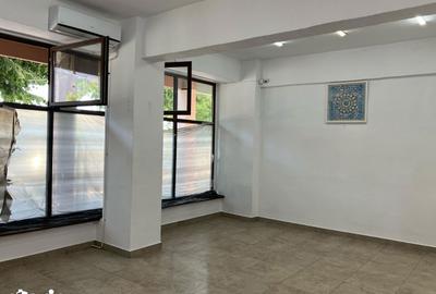 Spațiu comercial, de 81 mp, în Aurel Vlaicu - 1