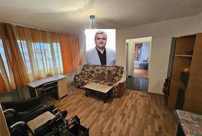 Apartament cu 2 camere semidecomandat în Micro I - 1