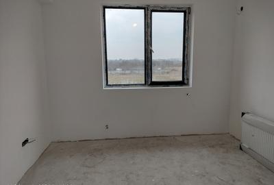 Casă cu 6 camere cu Teren 200 Mp în Balotești - 2