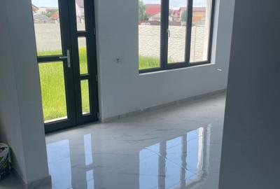Casă cu 3 camere în Central - 2