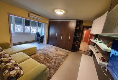 Central in Complex zona 1, totul NOU, 80 mp, Hi-Level-Design, comision 0% - 2