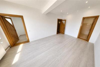 Duplex cu 3 camere cu Canalizare în Tractorul - 4